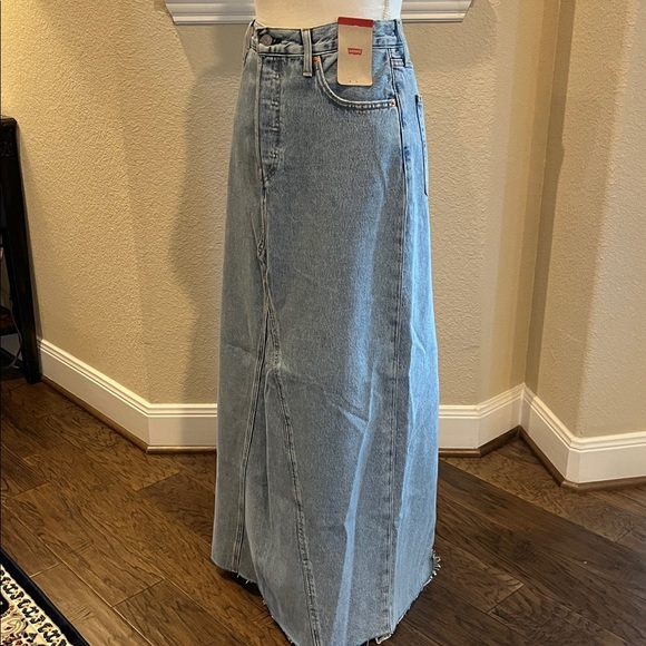 Levi’s Maxi Denim Skirt NWT Size 28 - Picture 2 of 16